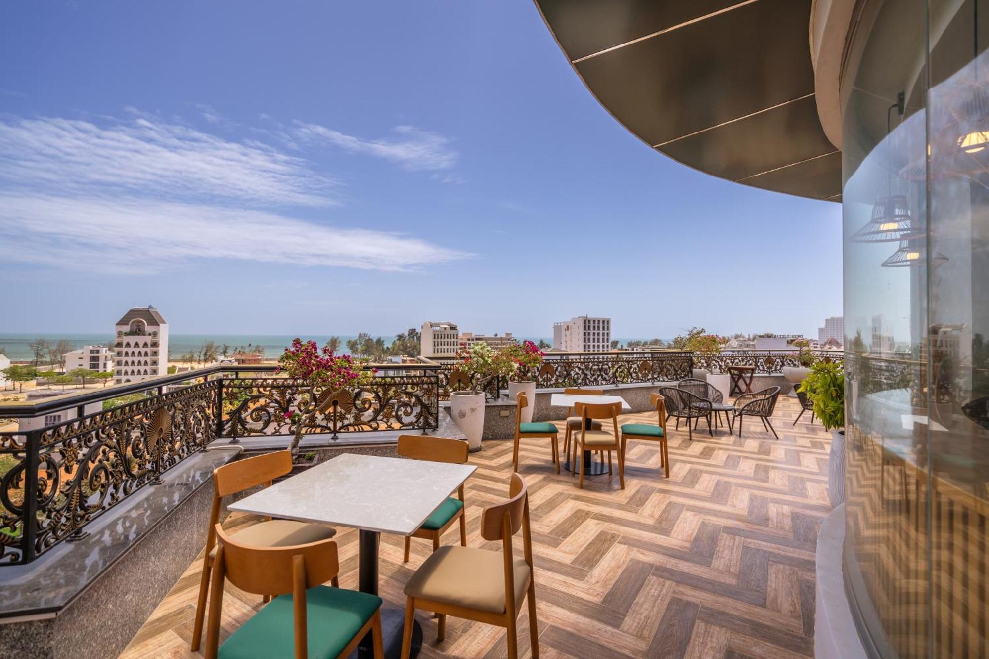 The Palms Hotel By Hmg Фантхьет Экстерьер фото